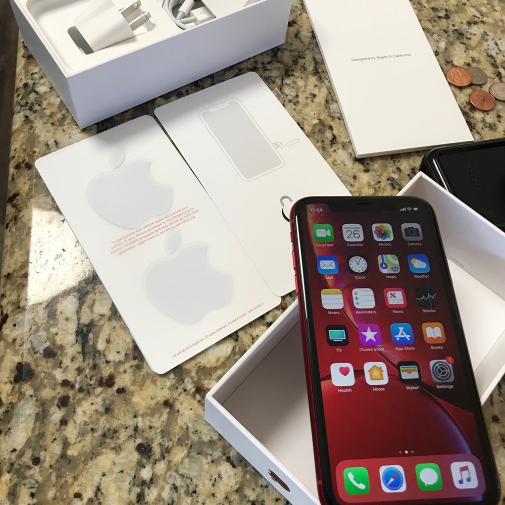 iPhone XR Red - Picture 3 of 3